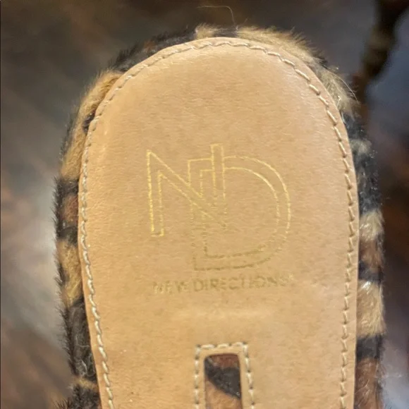 Leopard Print Chain Detail Women's Slip-on Dress Shoe - Picture 3 of 6